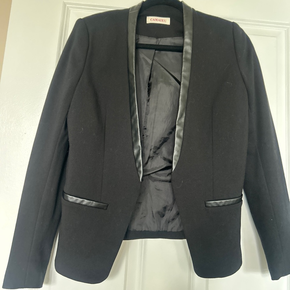 Camaieu Classic Black Blazer w/ Faux Leather Trim Size 6